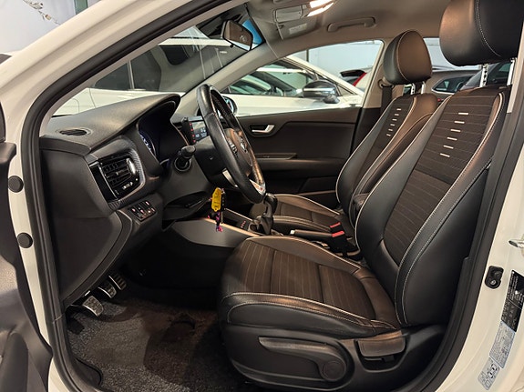 Kia Rio 12 of 23