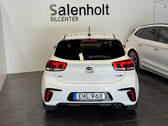 Kia Rio 7 of 23