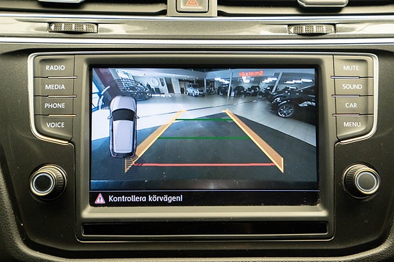Volkswagen Tiguan 12 of 21