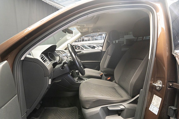 Volkswagen Tiguan 14 of 21
