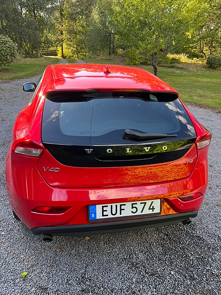 Volvo V40 3 of 10
