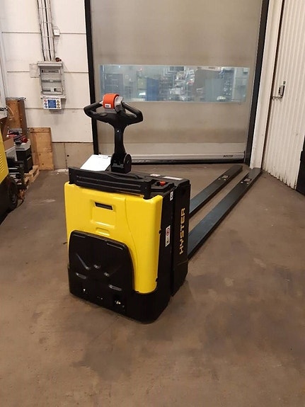 Hyster P2.0S 2 of 4