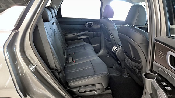 Kia Sorento 5 of 13