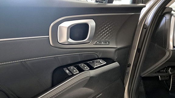 Kia Sorento 11 of 13