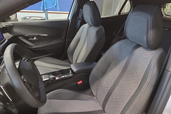 Peugeot 2008 5 of 12