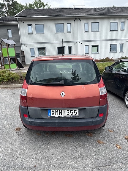Renault Grand Scenic II 2 of 7