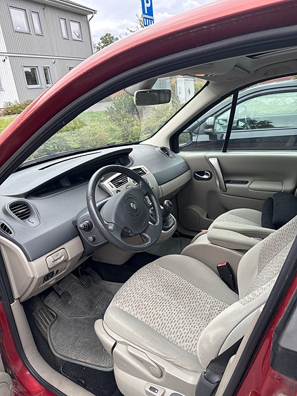 Renault Grand Scenic II 4 of 7