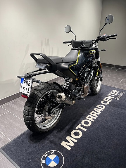 Husqvarna Svartpilen 401/Tankväska/Akrapovic/24mån Räntefritt 6 of 16