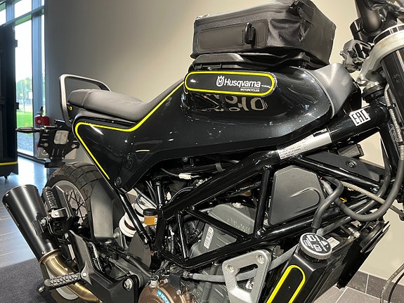 Husqvarna Svartpilen 401/Tankväska/Akrapovic/24mån Räntefritt 14 of 16