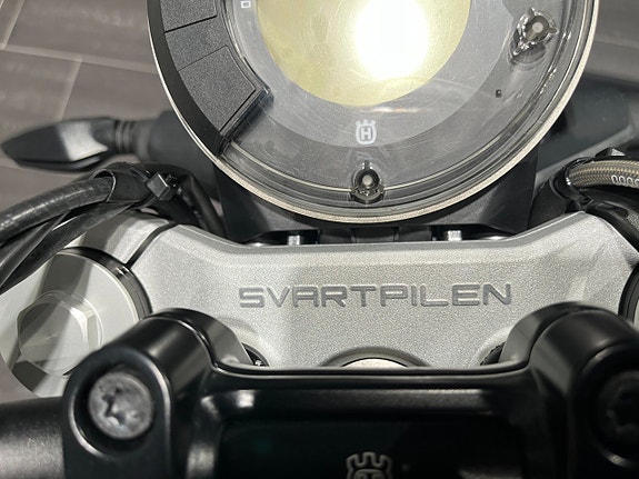Husqvarna Svartpilen 401/Tankväska/Akrapovic/24mån Räntefritt 13 of 16