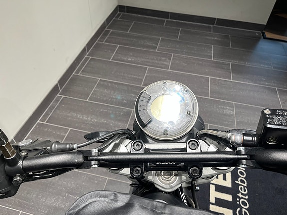 Husqvarna Svartpilen 401/Tankväska/Akrapovic/24mån Räntefritt 10 of 16