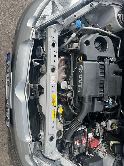 Toyota Yaris 7 of 9