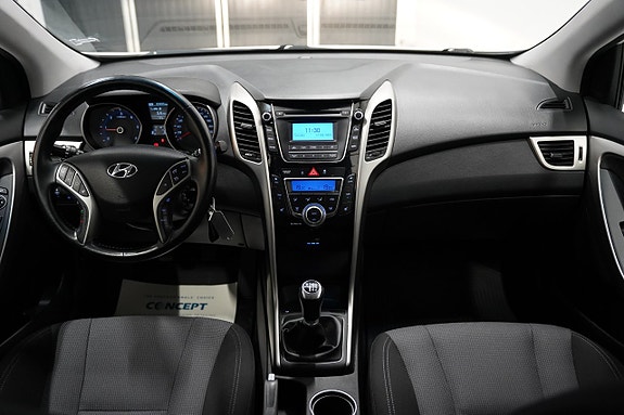 Hyundai i30 8 of 17