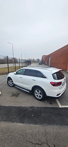 Kia Sorento 4 of 13