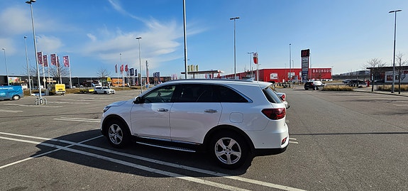 Kia Sorento 3 of 13