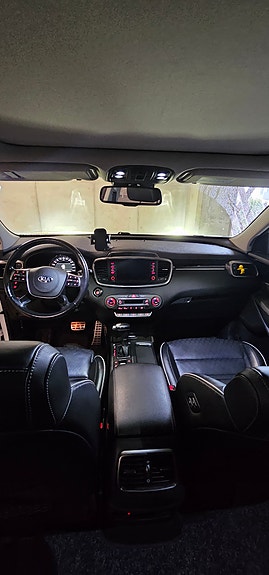 Kia Sorento 6 of 13