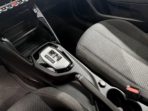 Peugeot 208 12 of 17