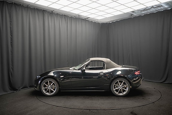 Mazda MX-5 9 of 15