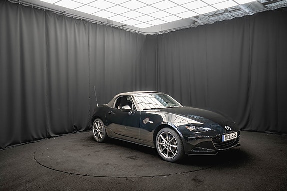 Mazda MX-5 4 of 15