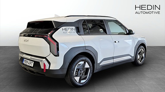 Kia EV3 2 of 9