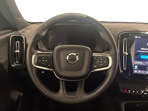 Volvo EX40 11 of 16