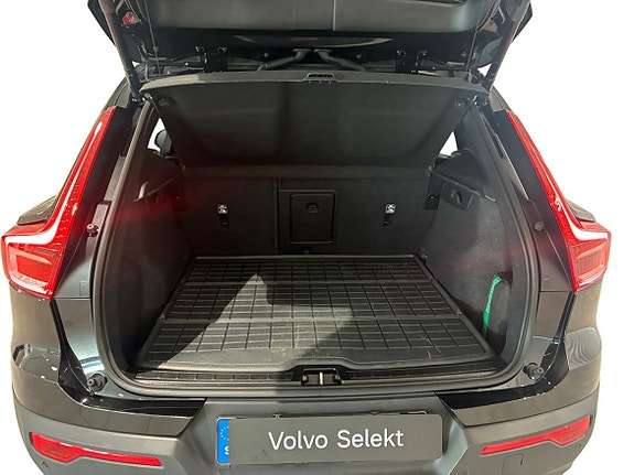 Volvo EX40 14 of 16