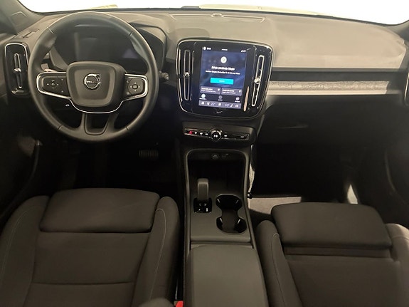 Volvo EX40 5 of 16