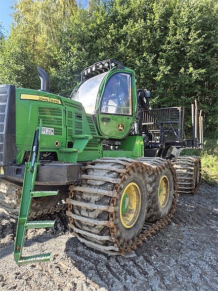 John Deere 1910G 2 of 5