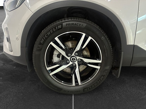 Volvo XC40 10 of 15