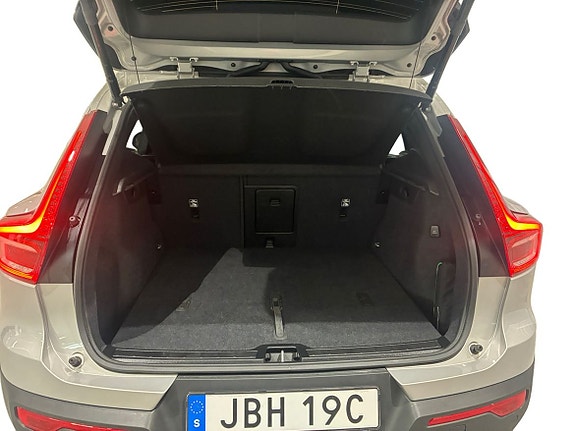 Volvo XC40 14 of 15