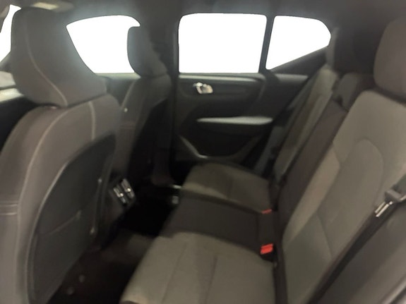 Volvo XC40 7 of 15