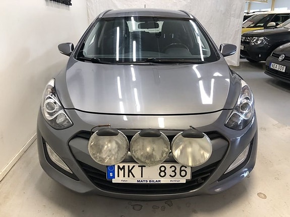 Hyundai i30 2 of 9