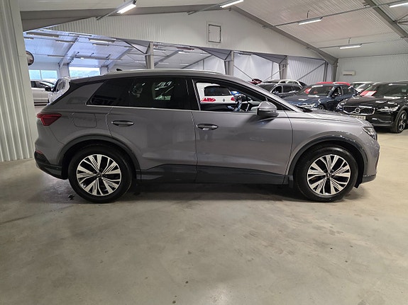 Audi Q4 e-tron 3 of 11