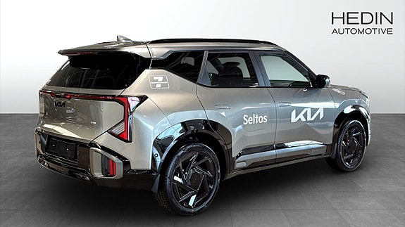 Kia Seltos 2 of 12