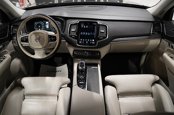 Volvo XC90 12 of 27