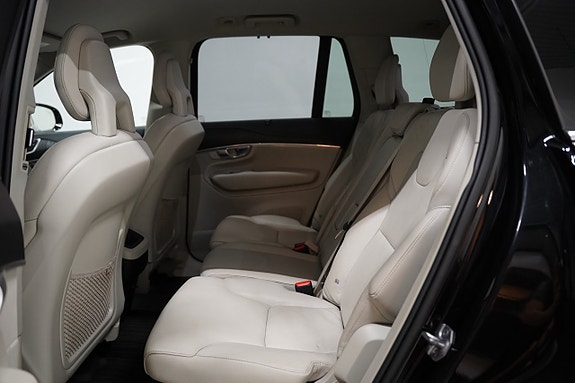 Volvo XC90 21 of 27
