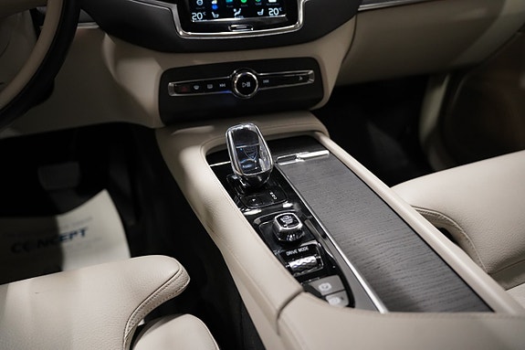 Volvo XC90 15 of 27