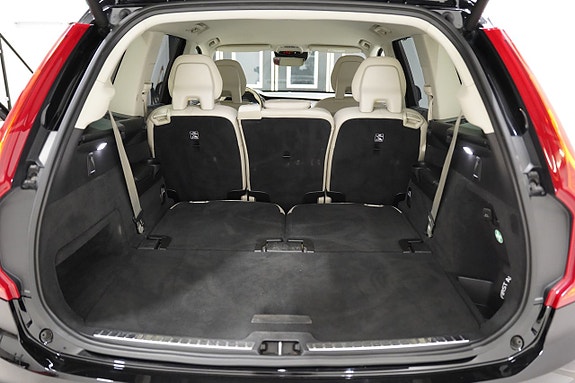 Volvo XC90 26 of 27