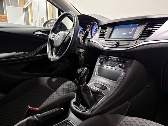 Opel Astra 20 of 25