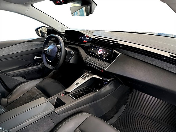 Peugeot 308 SW 12 of 16
