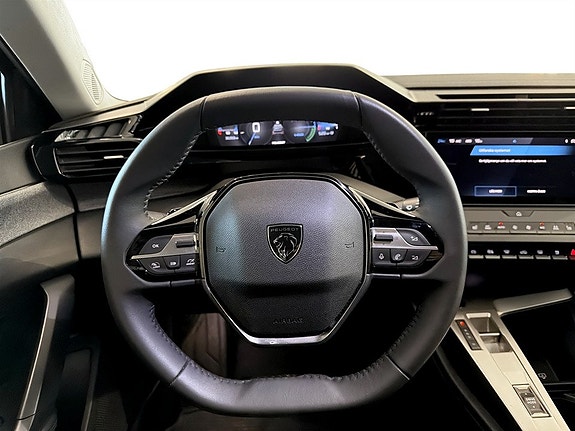 Peugeot 308 SW 7 of 16
