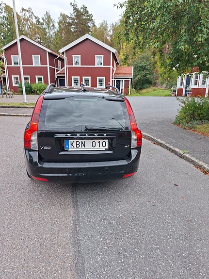 Volvo V50 2 of 5