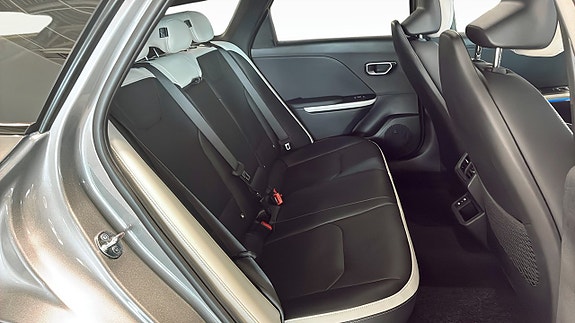 Kia K4 5 of 12