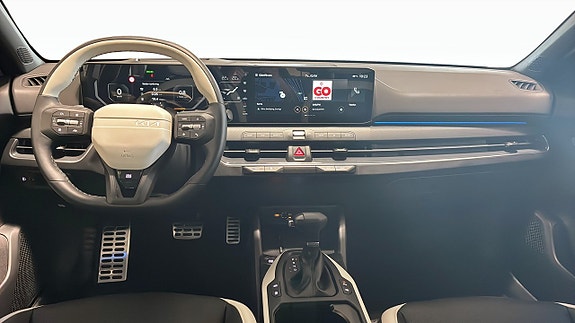 Kia K4 4 of 12