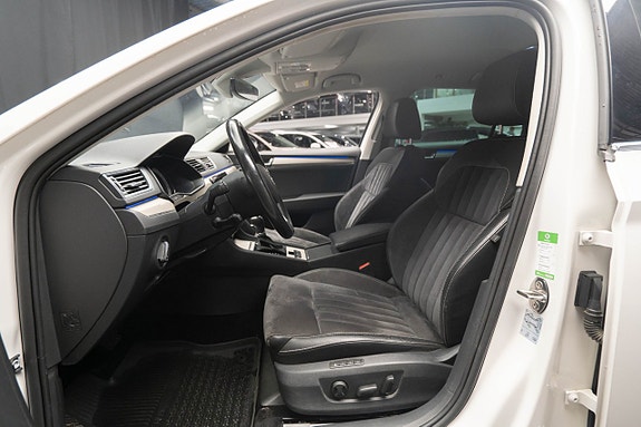 Skoda Superb 15 of 23