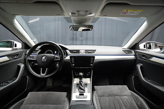 Skoda Superb 11 of 23