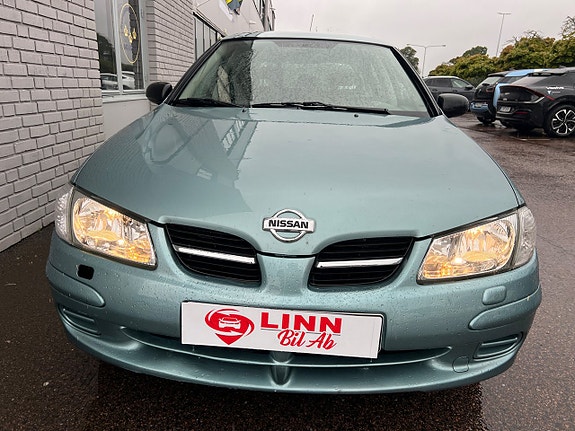 Nissan Almera 2 of 21
