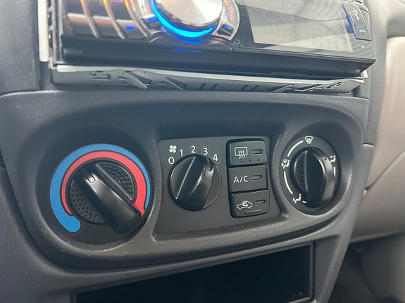 Nissan Almera 17 of 21