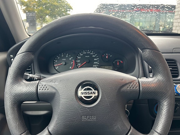 Nissan Almera 15 of 21