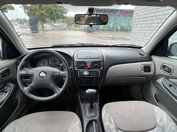 Nissan Almera 8 of 21